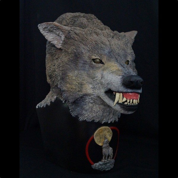 Timberwolf bust